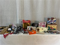 Model Pedal Car, Toy Cars, Stamps, Sports Cards