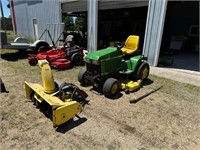 John Deere 445 Lawn Tractor