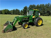 John Deere 2020 Tractor with Loader