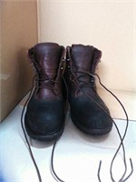 Red wing steel toe boots. Size 8. Like new.