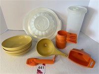 Various Tupperware