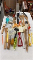 Large lot of kitchen utensils