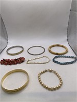 BRACELET LOT OF 8