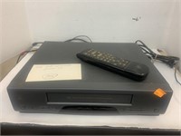 GE VCR w/ Remote - Powers On