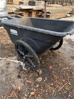Rubber maid wheel barrel, 2 wheel, loose tires