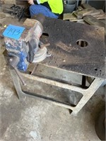 Welding table and vise