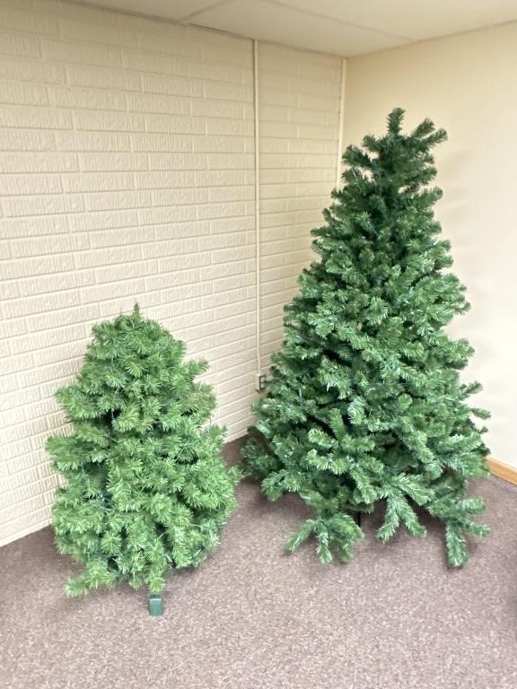 6 Foot & 4 Foot Christmas Trees