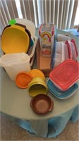 VINTAGE TUPPERWARE & RUBBERMAID STORAGE CONTAINERS