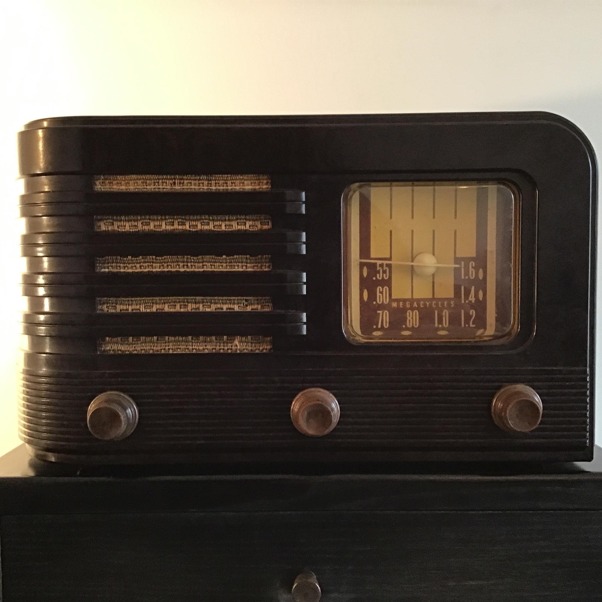 VINTAGE STROMBERG CARLSON RADIO