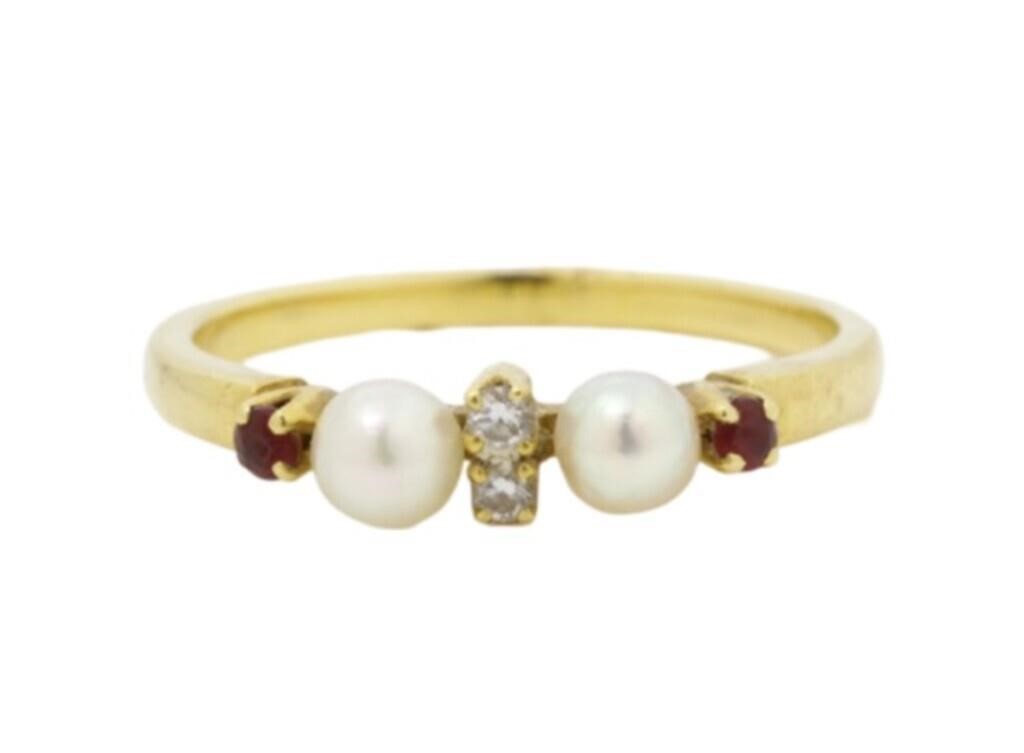 18kt Gold Mikimoto Pearl & Diamond Ring