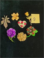 Collection of 7 Women’s Brooches