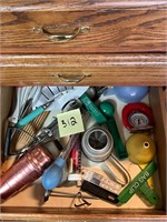 Drawer Contents of miscellaneous kitchen ware