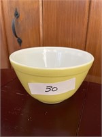 Vintage PYREX 401-1 1/2 Quart Mixing Bowl Yellow