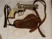 Vintage Toy Texan Cap Gun  & leather red ranger