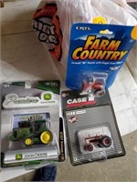 FARM COUNTRY - CASE TRACTOR TOYS