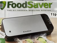 FOOD SAVER VACUUM SEALING SYSTEM RETAIL $150