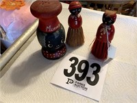 (2) Vintage Collectibles (DSDen)