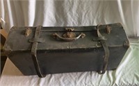 ANTIQUE SUITCASE