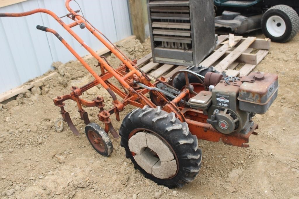 Hoe Trac garden tractor