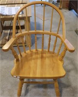 WOODEN ARM WINDSOR CHAIR