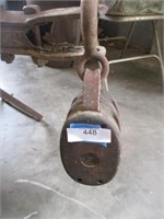 Double pulley - Block and tackle pulley