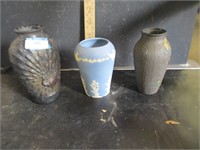 3 Vases