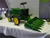 ERTL JOHN DEERE 9870 PEDAL COMBINE WITH CORN HEAD