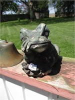 frog garden statue .