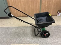 Small yard spreader