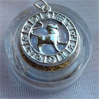 Leo - Astrology Dusting Powder with Necklace Charm