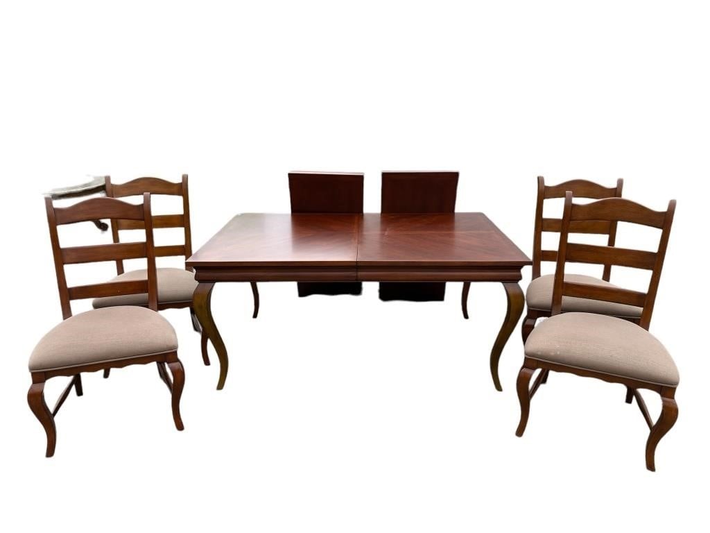 HOOKER FURNITURE CHERRY TABLE AND 4 CHAIRS