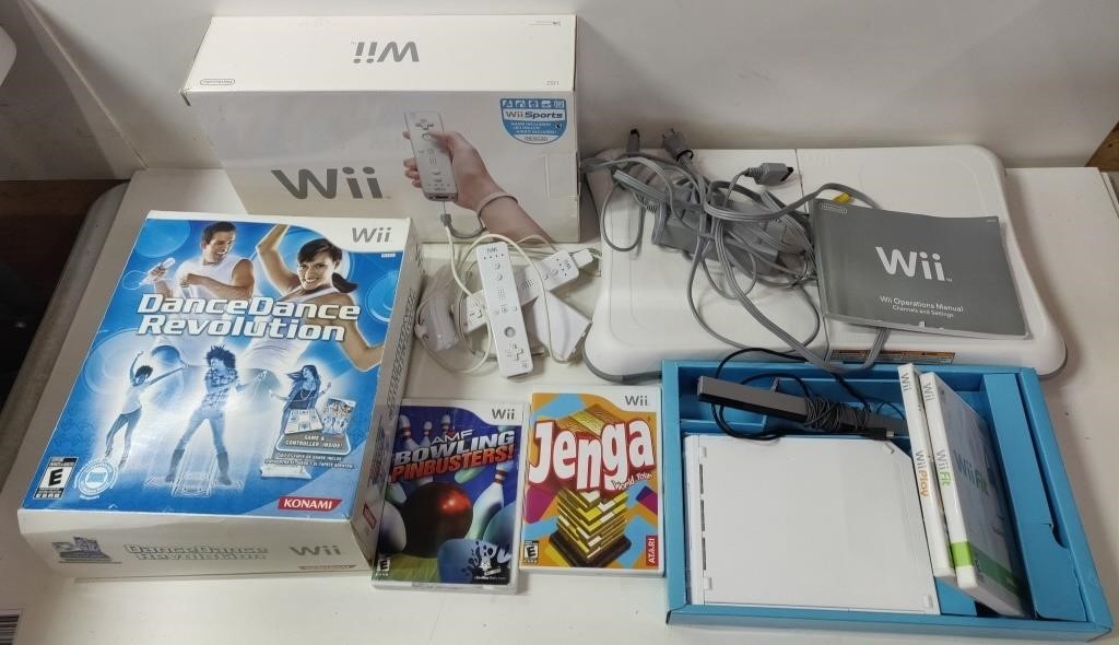 Wii & Accessories Lot