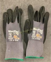 ATG MaxiFlex Gloves Medium