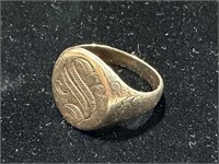 10K GOLD RING, S ENGRAVING, MARKED 10K MA