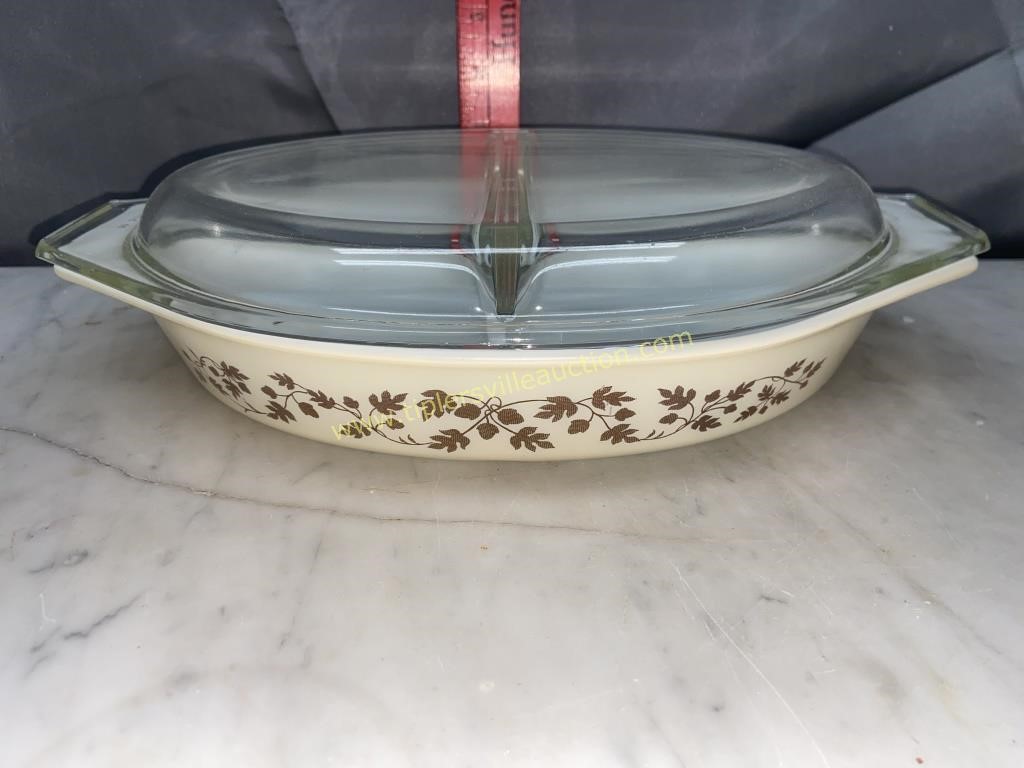 Pyrex gold leaf divided dish with lid