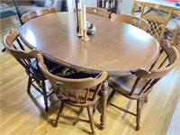 Tell City Dining Table With Eight Chairs