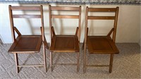 3 Oetting wooden folding chairs