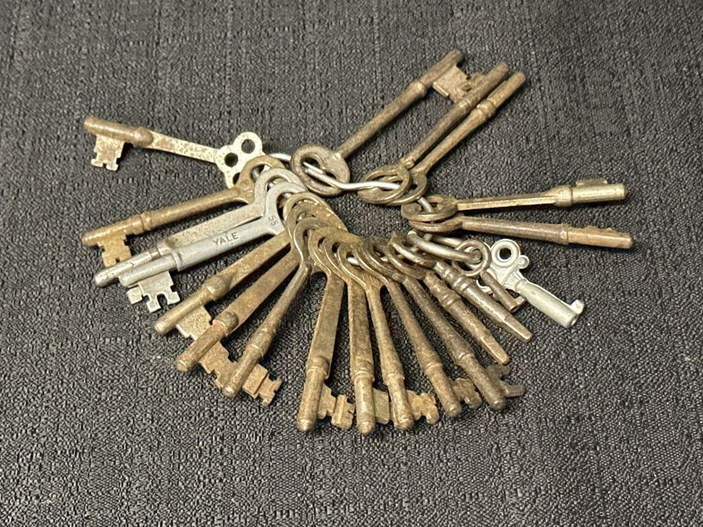 Antique Skeleton keys, 21 total