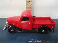 1937 Ford Pickup 1:24 scale (red)