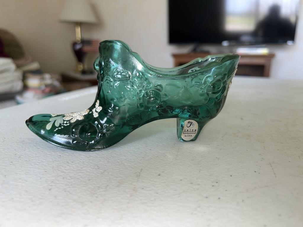 Fenton hand painted shoe 6in long