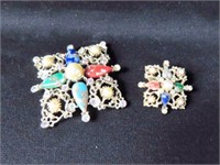 COLLECTION OF BROOCHES/PINS: HOLIDAY, ANIMAL AND