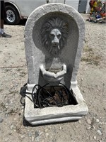 HANGING LION FIBERGLASS FOUNTAIN