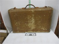 Vintage 21"x13.5" plaid lined suitcase