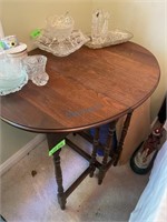 Gate-Leg Table w/ Turned Legs