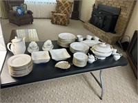 69 Piece Dish Set