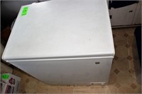 Reach-In Chest Freezer, General Electric