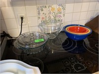 LOT OF PYREX NESTING MIXING BOWLS MORE