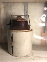 Pickle jar with lid
