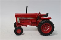 INTERNATIONAL FARMALL HYDRO 966 TRACTOR ERTL 1/16