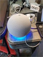 Bluetooth speaker turns on